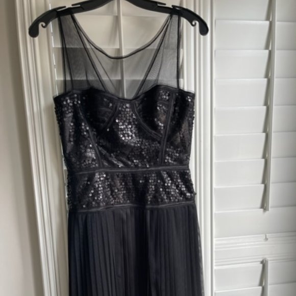 BCBGMaxAzria Black Dress with sequins and pleats - Picture 1 of 6